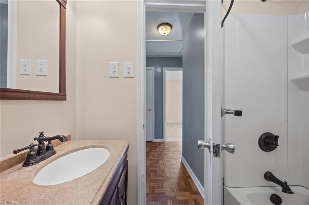 613 Woodridge Lane High Point, NC 27262 - Photo 15 of 19