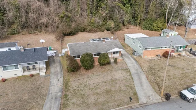 $175,000 | 613 Woodridge Lane, High Point, NC 27262