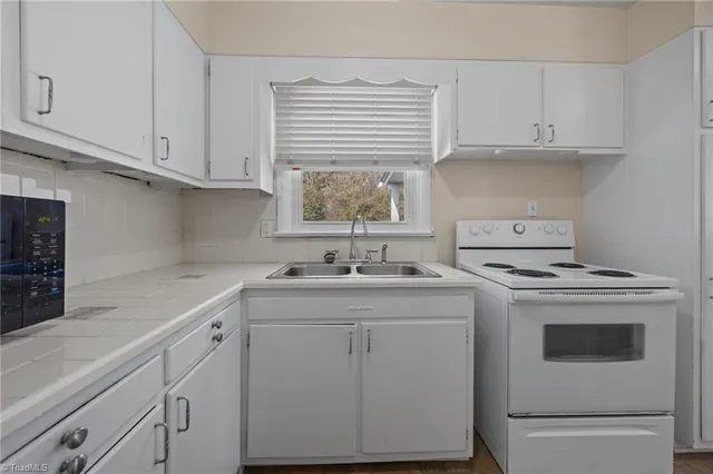 $175,000 | 613 Woodridge Lane, High Point, NC 27262