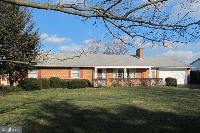 215 West Newport Road Lititz, PA 17543 - Photo 1 of 14