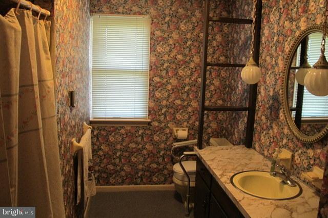 215 West Newport Road Lititz, PA 17543 - Photo 8 of 14
