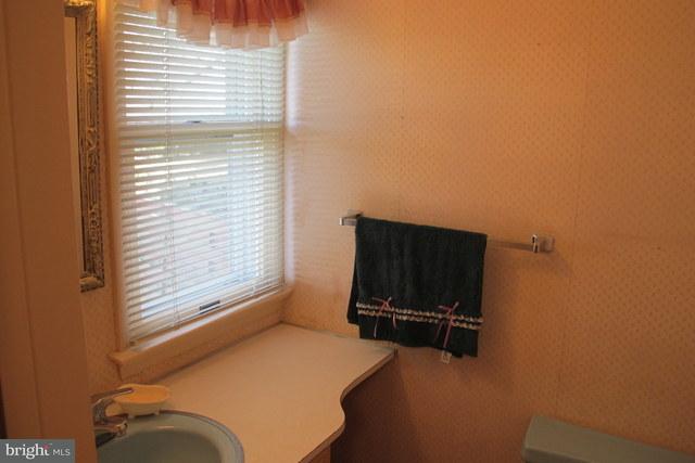 215 West Newport Road Lititz, PA 17543 - Photo 9 of 14