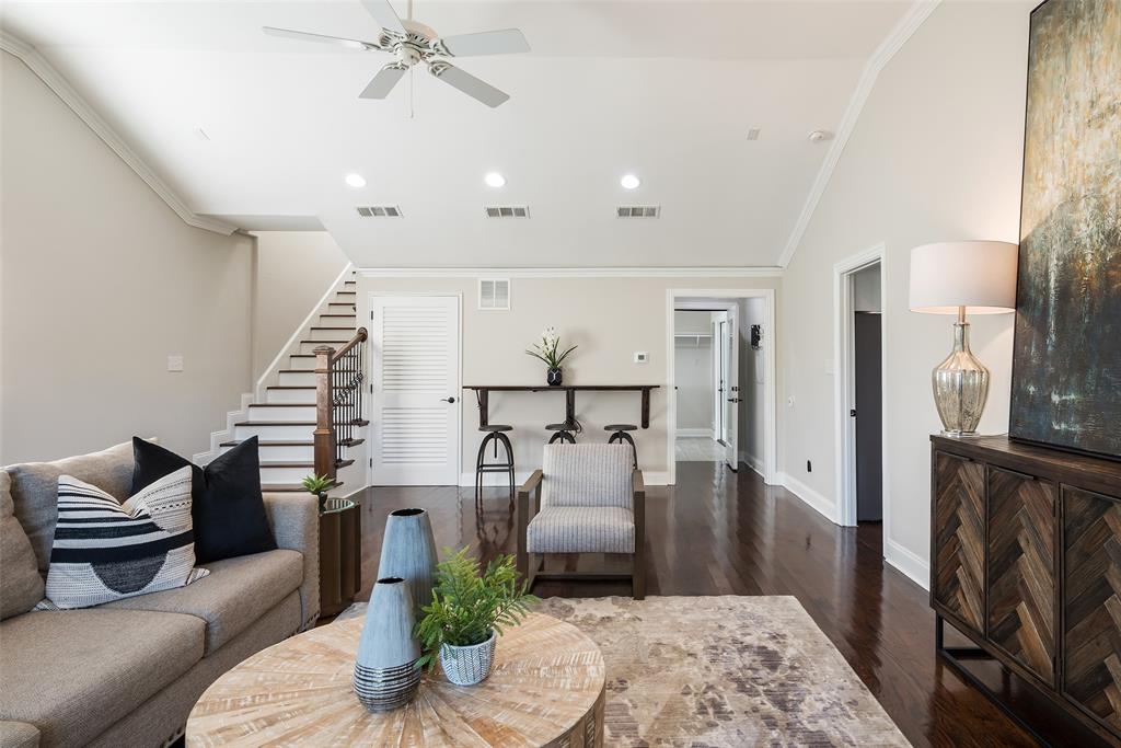 3867 Beutel Court Dallas, TX 75229 - Photo 14 of 38