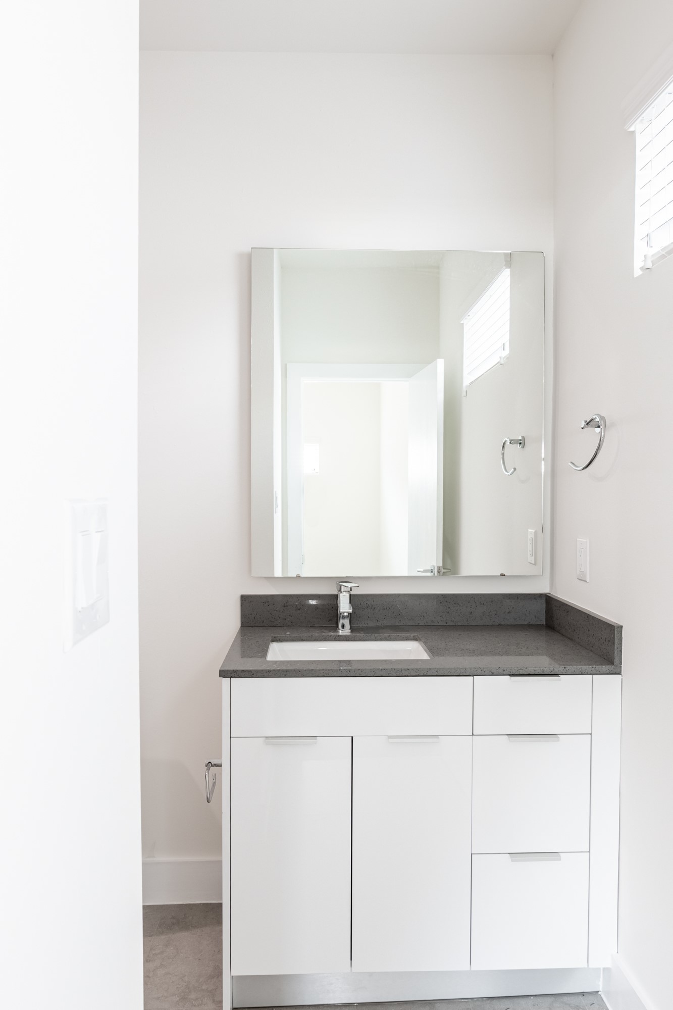 5416 Robusto Place Houston, TX 77091 - Photo 18 of 21 Bedroom #2 Bathroom
