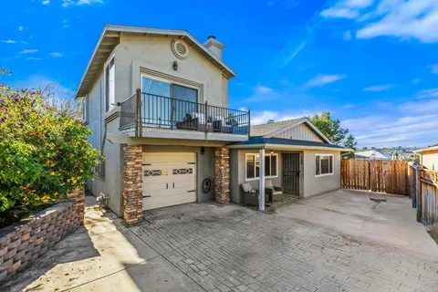 $865,000 | 166 Lakeview Avenue, Spring Valley, CA 91977