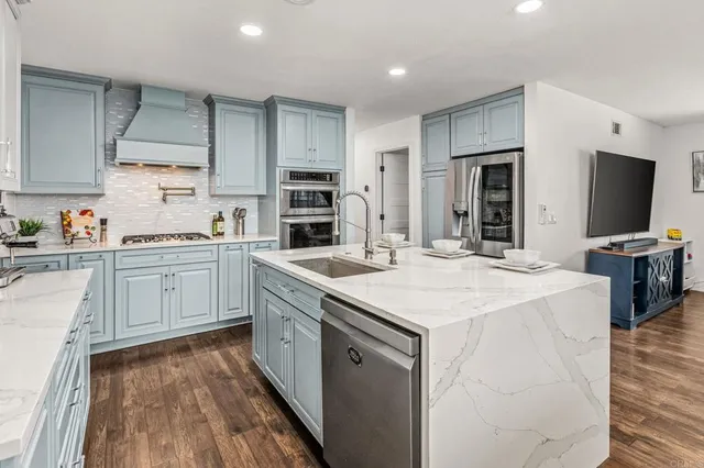 $800,000 | 166 Lakeview Avenue, Spring Valley, CA 91977