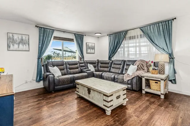 $800,000 | 166 Lakeview Avenue, Spring Valley, CA 91977