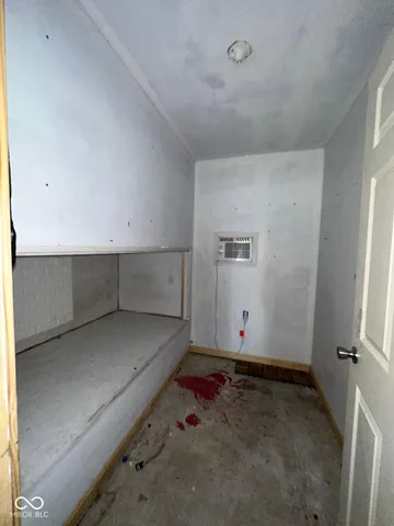 $15,000 | 3235 North 21st Street, Terre Haute, IN 47804