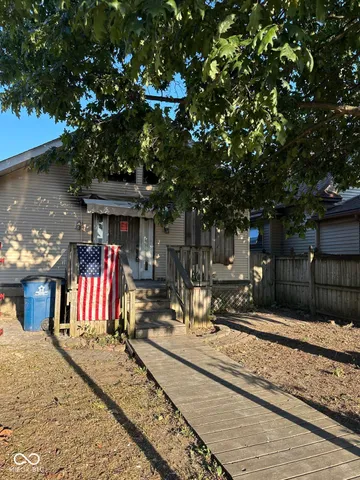 $15,000 | 3235 North 21st Street, Terre Haute, IN 47804