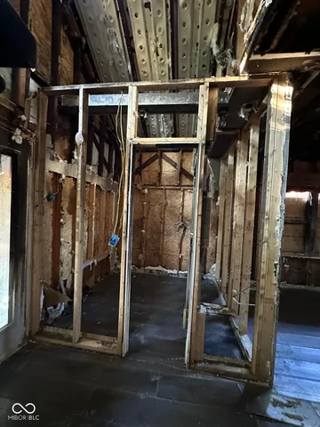 $15,000 | 3235 North 21st Street, Terre Haute, IN 47804