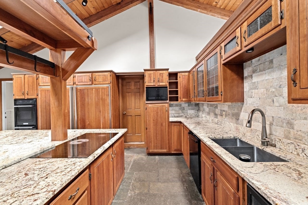 87 Deborah Road Hanover, MA 02339 - Photo 3 of 42 Gallery Image 3
