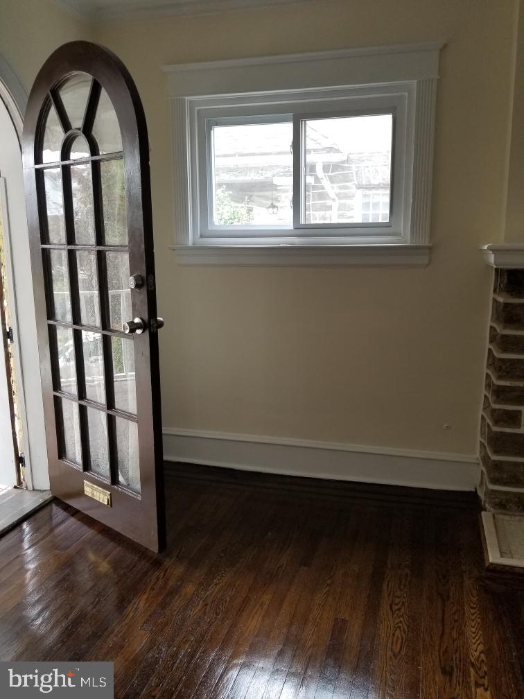933 East Rittenhouse Street Philadelphia, PA 19138 - Photo 4 of 33 Arched Front Door