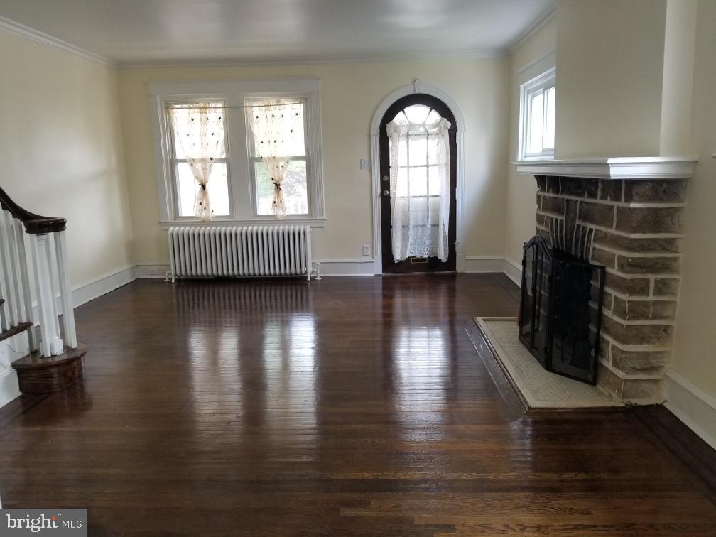 933 East Rittenhouse Street Philadelphia, PA 19138 - Photo 5 of 33 Living Room