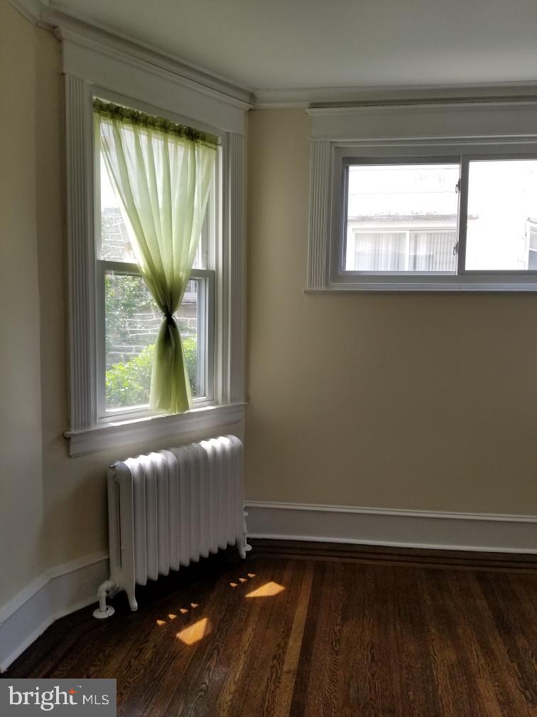 933 East Rittenhouse Street Philadelphia, PA 19138 - Photo 8 of 33 Numerous Windows