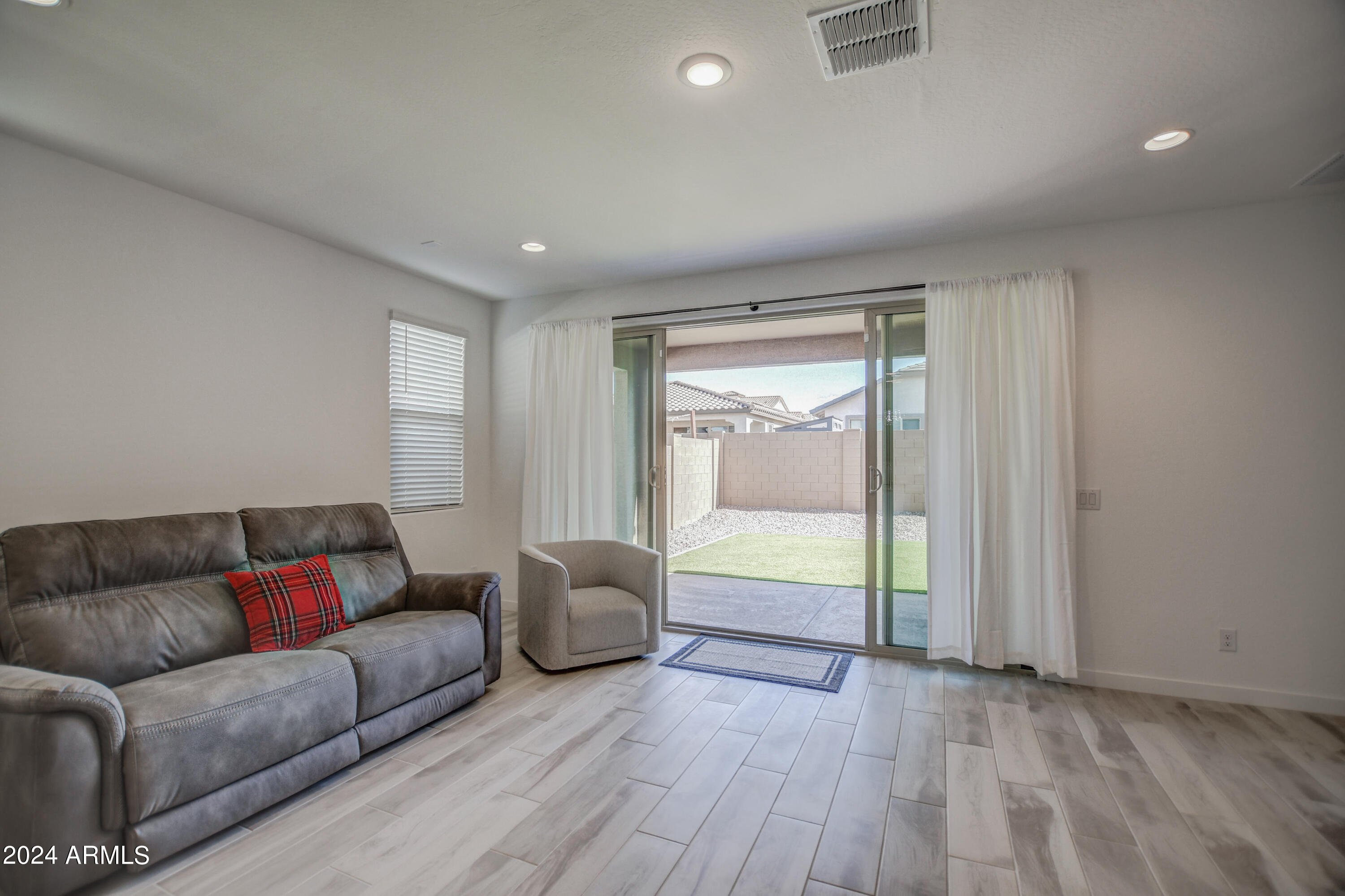4109 East Appaloosa Road Gilbert, AZ 85296 - Photo 22 of 60 Living 6