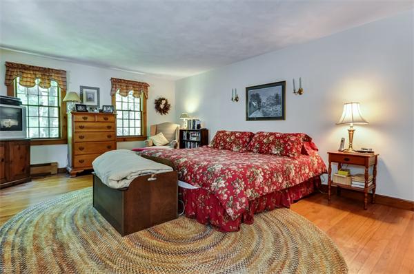 4 Betty Road Walpole, MA 02081 - Photo 15 of 27 Gallery Image 15