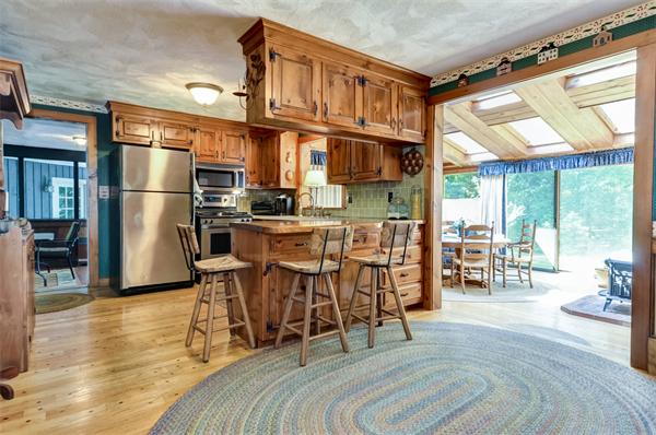 4 Betty Road Walpole, MA 02081 - Photo 7 of 27 Gallery Image 7