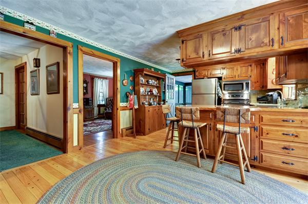4 Betty Road Walpole, MA 02081 - Photo 10 of 27 Gallery Image 10