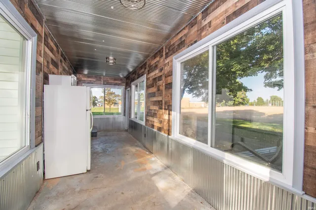 $279,900 | 2106 Wayne Center Road, Kendallville, IN 46755