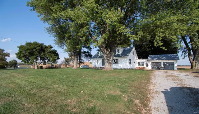 $279,900 | 2106 Wayne Center Road, Kendallville, IN 46755
