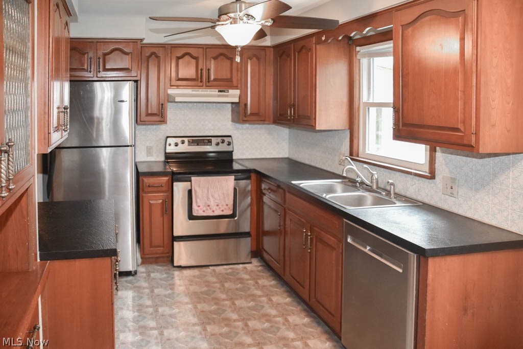 4640 Magnolia Road Northeast Canton, OH 44705 - Photo 5 of 28 Kitchen