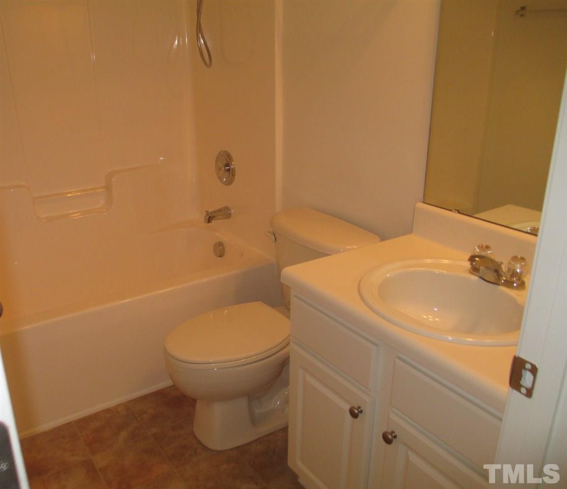 2007 Groundwater Place Raleigh, NC 27610 - Photo 14 of 25 Gallery Image 14