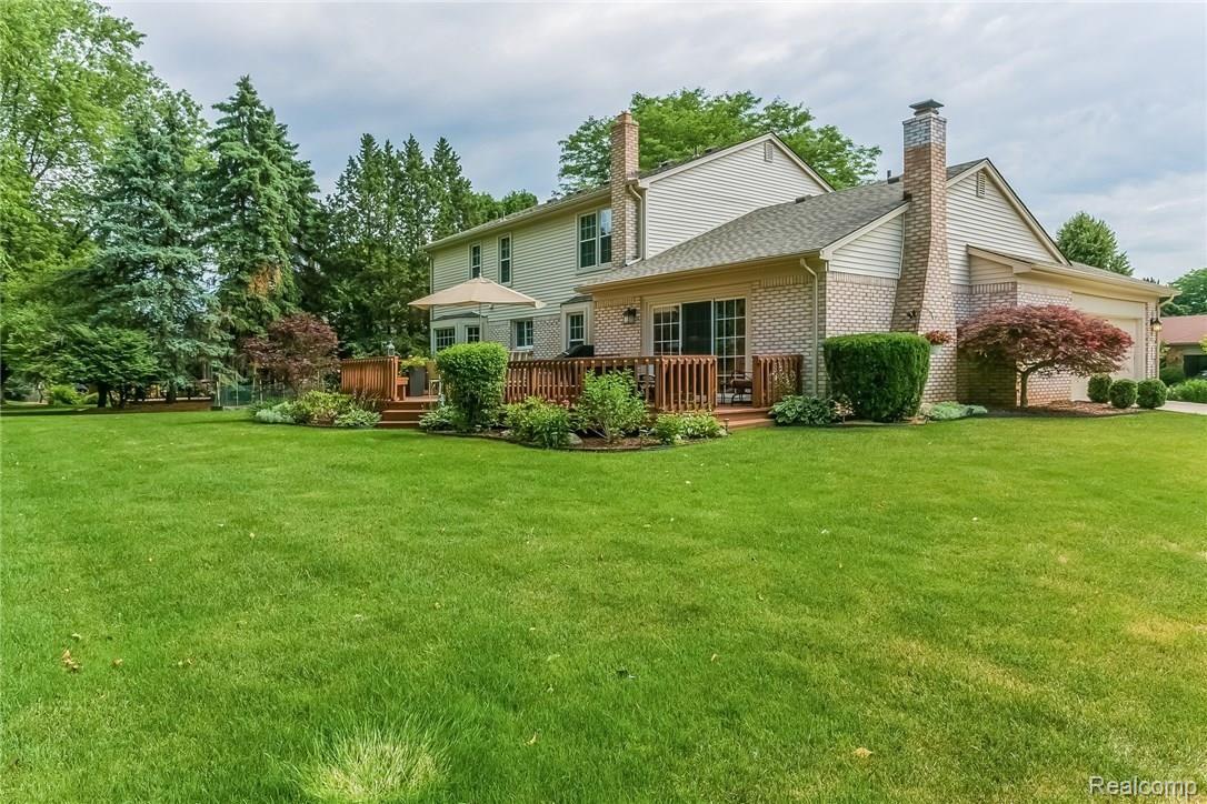 452 Lake Forest Road Rochester, MI 48309 - Photo 9 of 54 051-Rear_View-2988016-medium.jpg