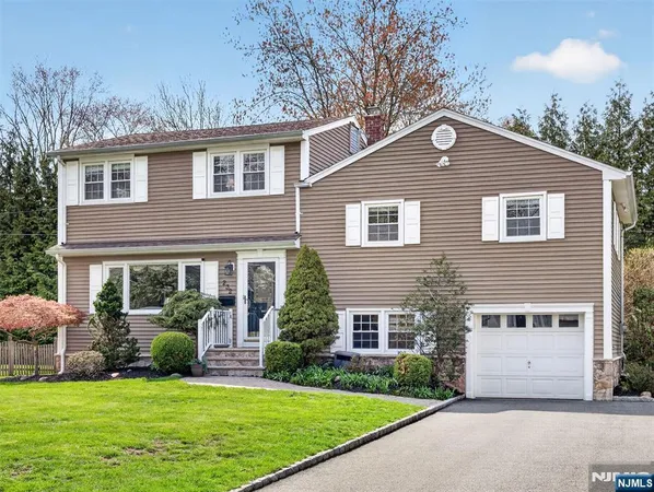 $929,900 | 232 Momar Drive, Ramsey, NJ 07446