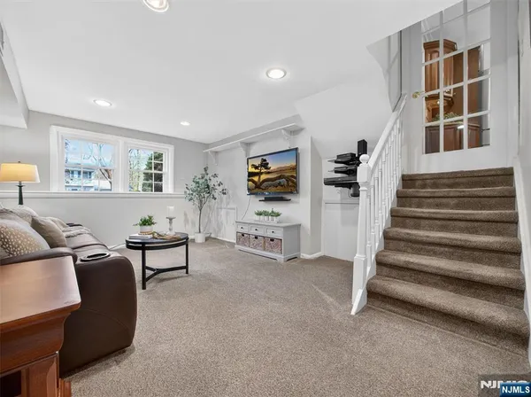 $929,900 | 232 Momar Drive, Ramsey, NJ 07446