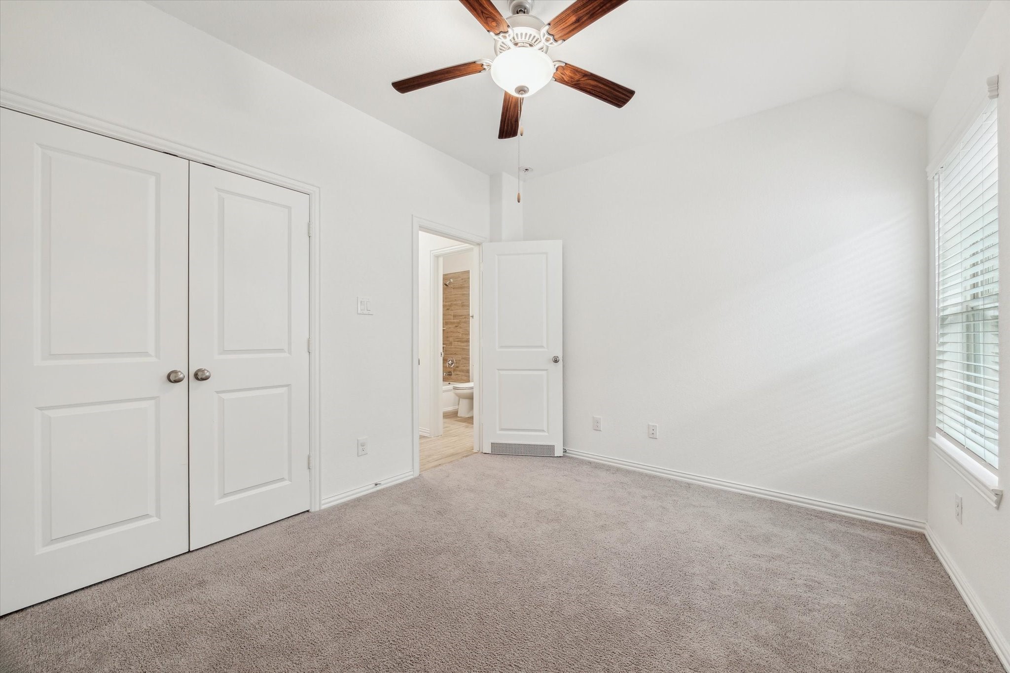 4838 Albany Ridge Lane Rosharon, TX 77583 - Photo 20 of 32