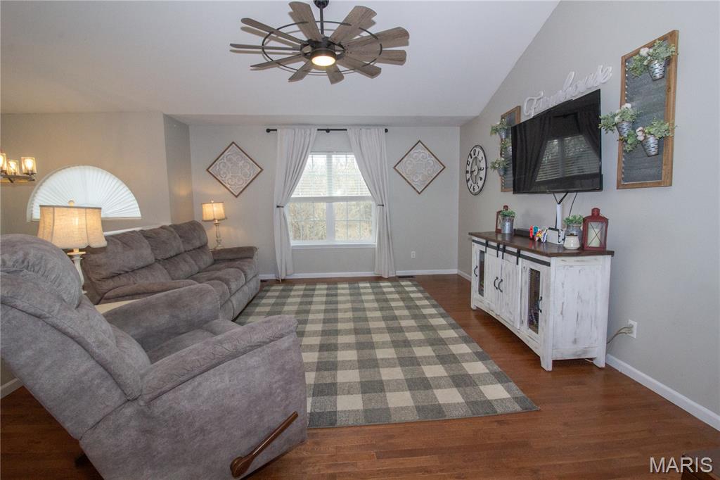 22935 Revelation Road Waynesville, MO 65583 - Photo 3 of 36