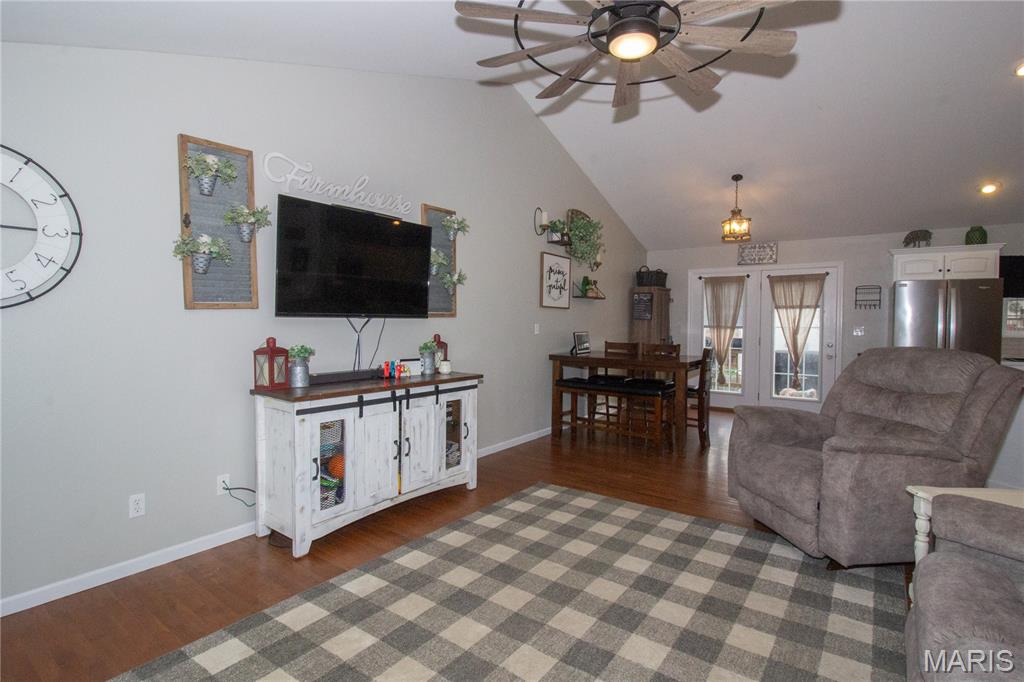 22935 Revelation Road Waynesville, MO 65583 - Photo 4 of 36