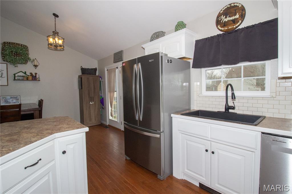 22935 Revelation Road Waynesville, MO 65583 - Photo 9 of 36