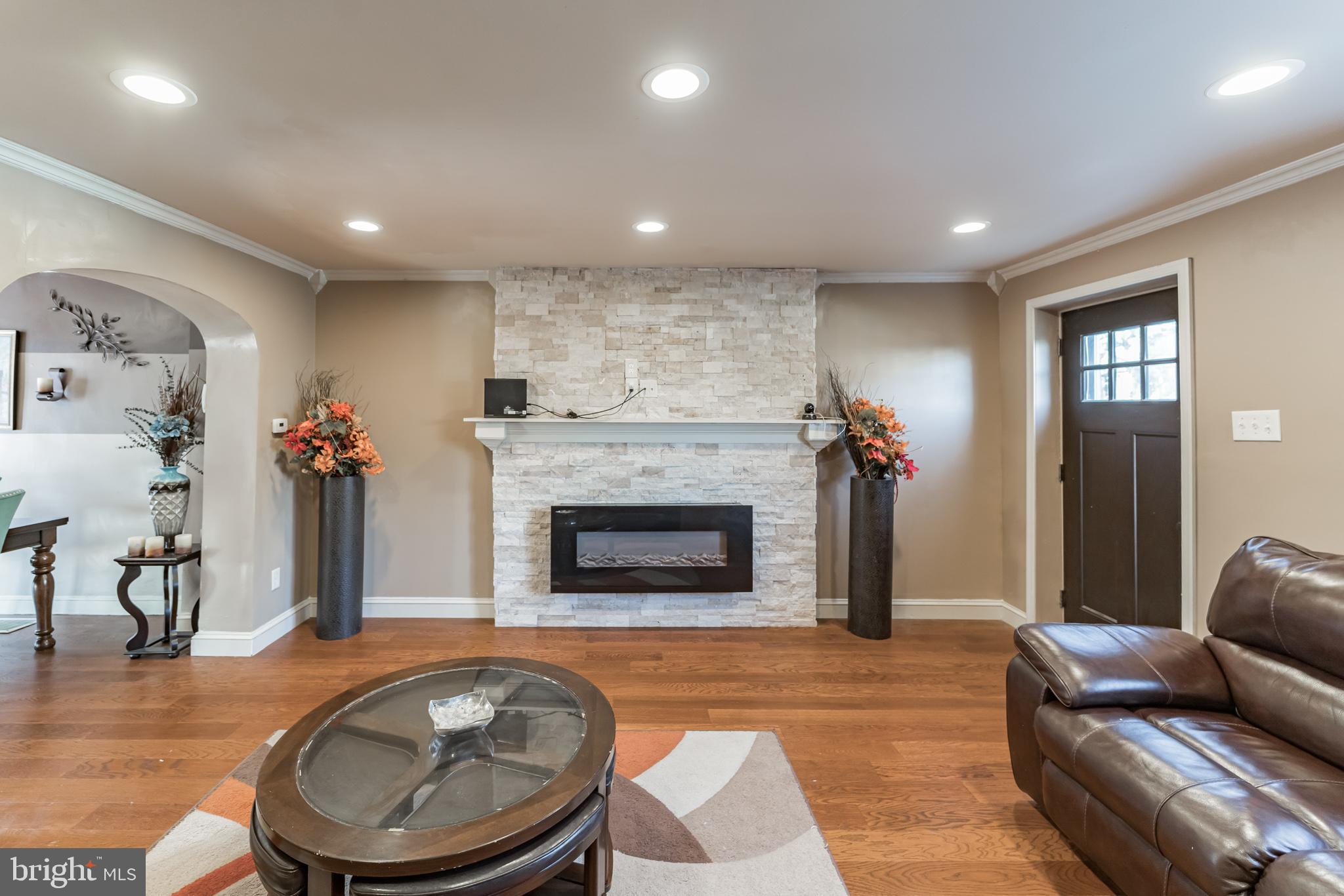 8414 Temple Road Philadelphia, PA 19150 - Photo 2 of 31 Gallery Image 2