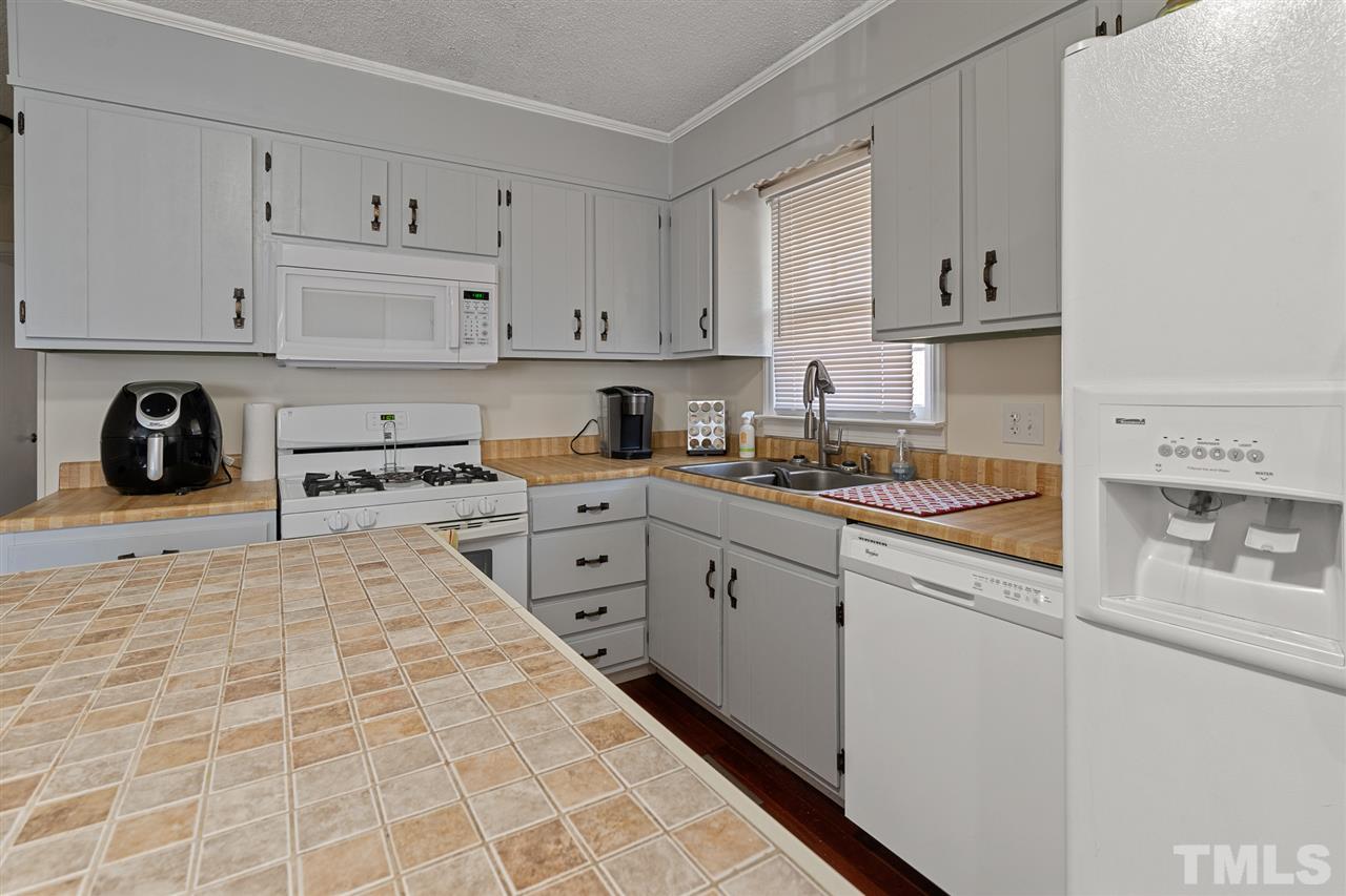 366 Gun Club Road Henderson, NC 27537 - Photo 6 of 23 Gallery Image 6