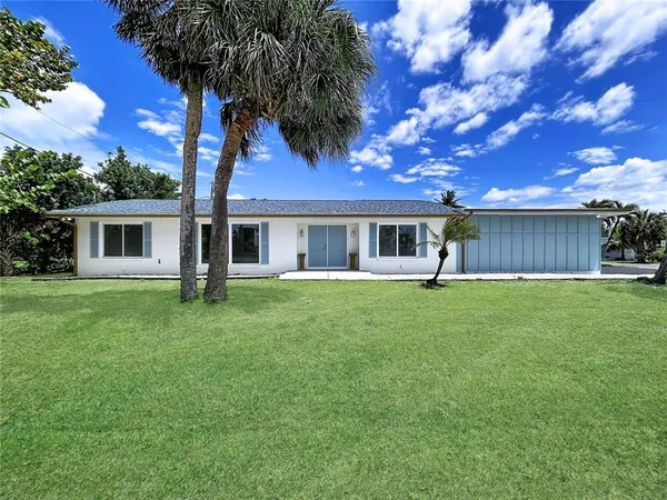 $914,000 | 1401 Gulf Boulevard, Belleair Beach, FL 33786