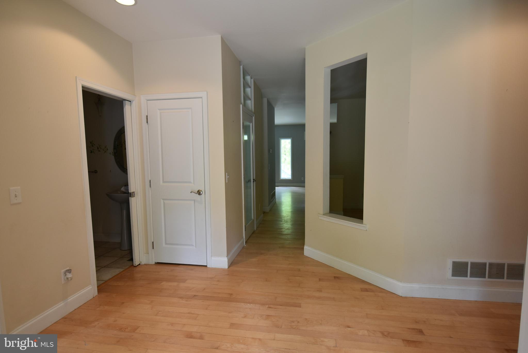 40 Nut Grove Road Pine Grove, PA 17963 - Photo 6 of 37 Foyer