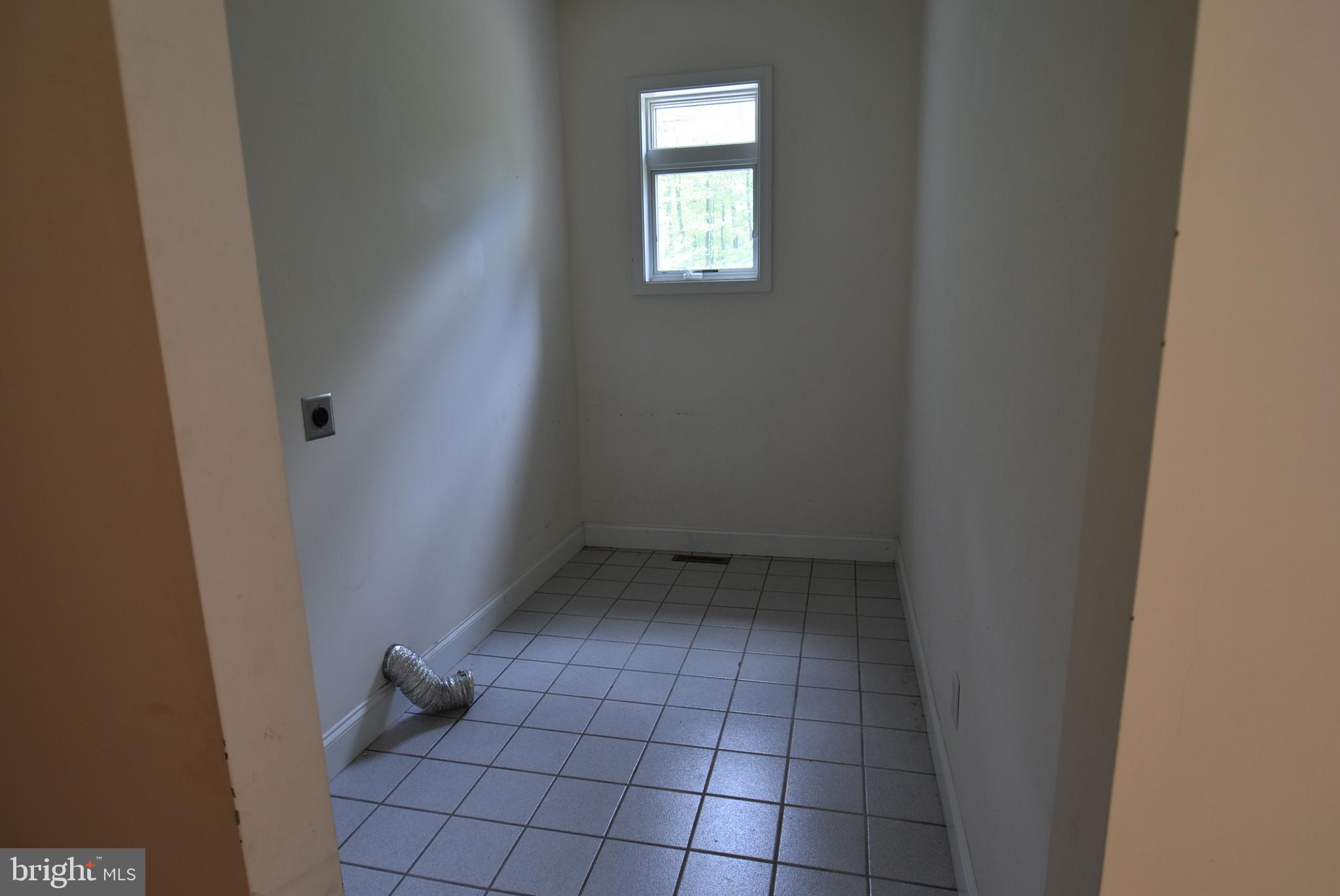 40 Nut Grove Road Pine Grove, PA 17963 - Photo 7 of 37 Laundry