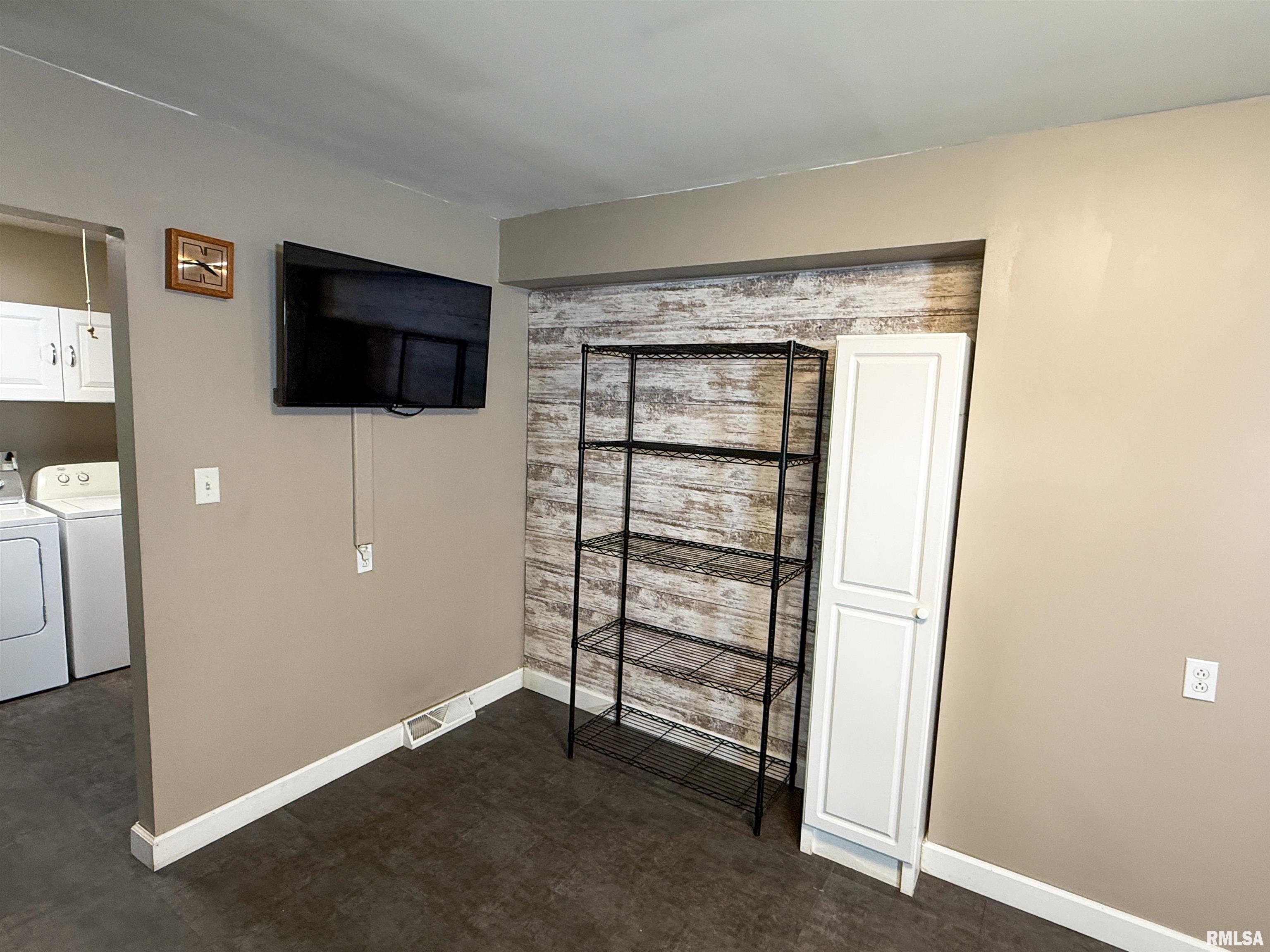 833 West 4th Street Flora, IL 62839 - Photo 15 of 49 Gallery Image 15