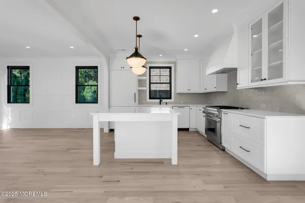 $2,475,000 | 121 Black Point Road, Rumson, NJ 07760