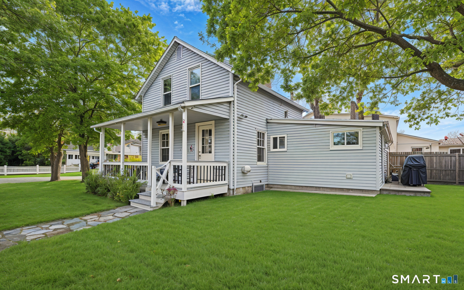 53 Maple Street Darien, CT 06820 - Photo 3 of 33
