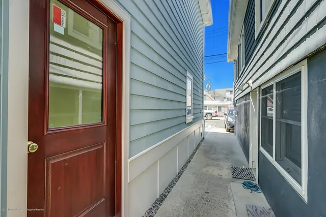 a view of a pathway of a house