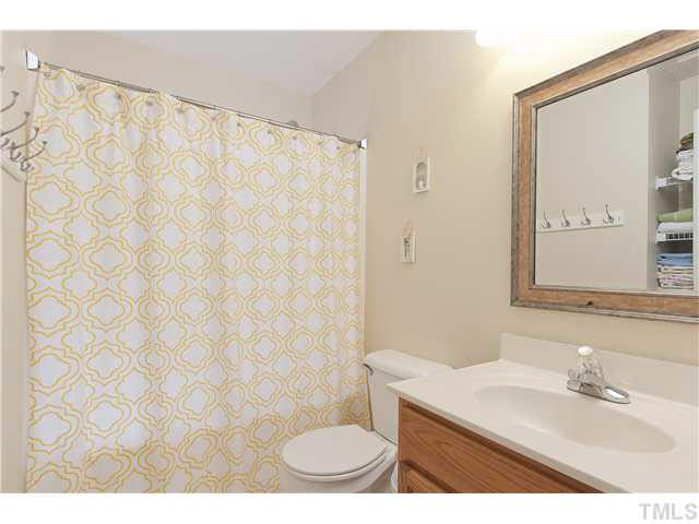 1913 Barngate Way Raleigh, NC 27614 - Photo 11 of 15 Gallery Image 11