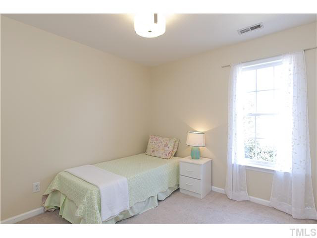 1913 Barngate Way Raleigh, NC 27614 - Photo 12 of 15 Gallery Image 12