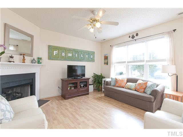 1913 Barngate Way Raleigh, NC 27614 - Photo 2 of 15 Gallery Image 2