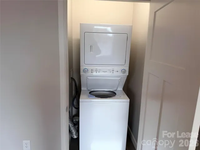a close up view of a washer and dryer