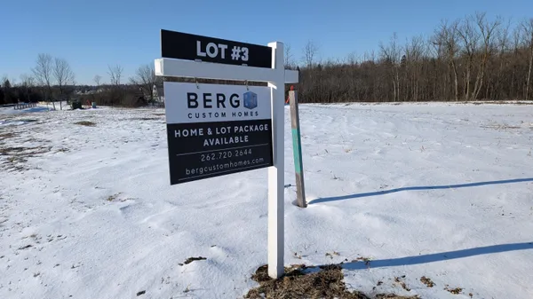 $214,900 | N51W18970 Quietwood Drive, Unit LT3, Menomonee Falls, WI 53051