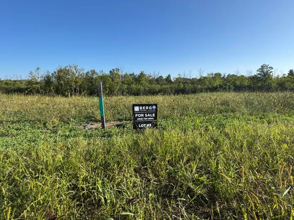 $214,900 | N51W18970 Quietwood Drive, Unit LT3, Menomonee Falls, WI 53051