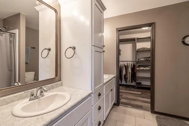 $470,000 | 2021 Bluestem Drive, Mankato, MN 56001