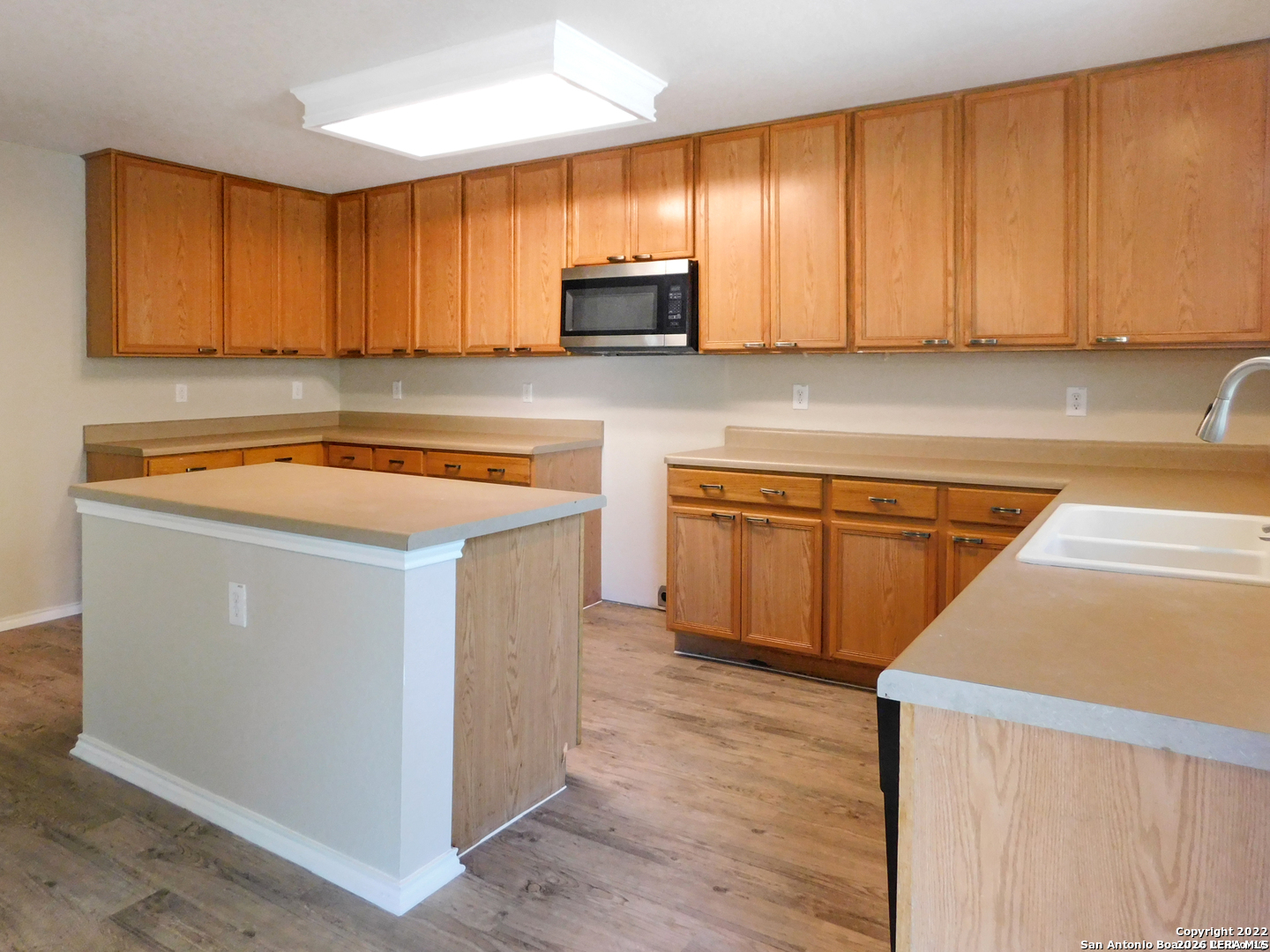 802 Butler Point San Antonio, TX 78251 - Photo 4 of 11 Gallery Image 4